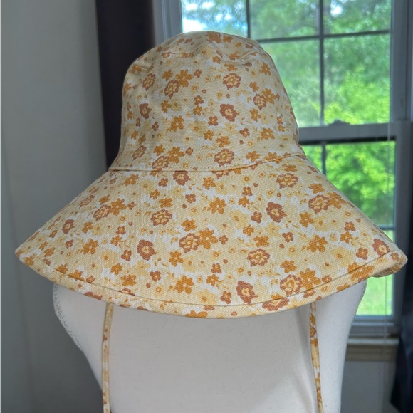 Lack of Color Floral Bucket Hat Sz S/M NWT Lack Of Color Holiday Bucket Hat - Sunshine Bloom | Garmentory main image 4
